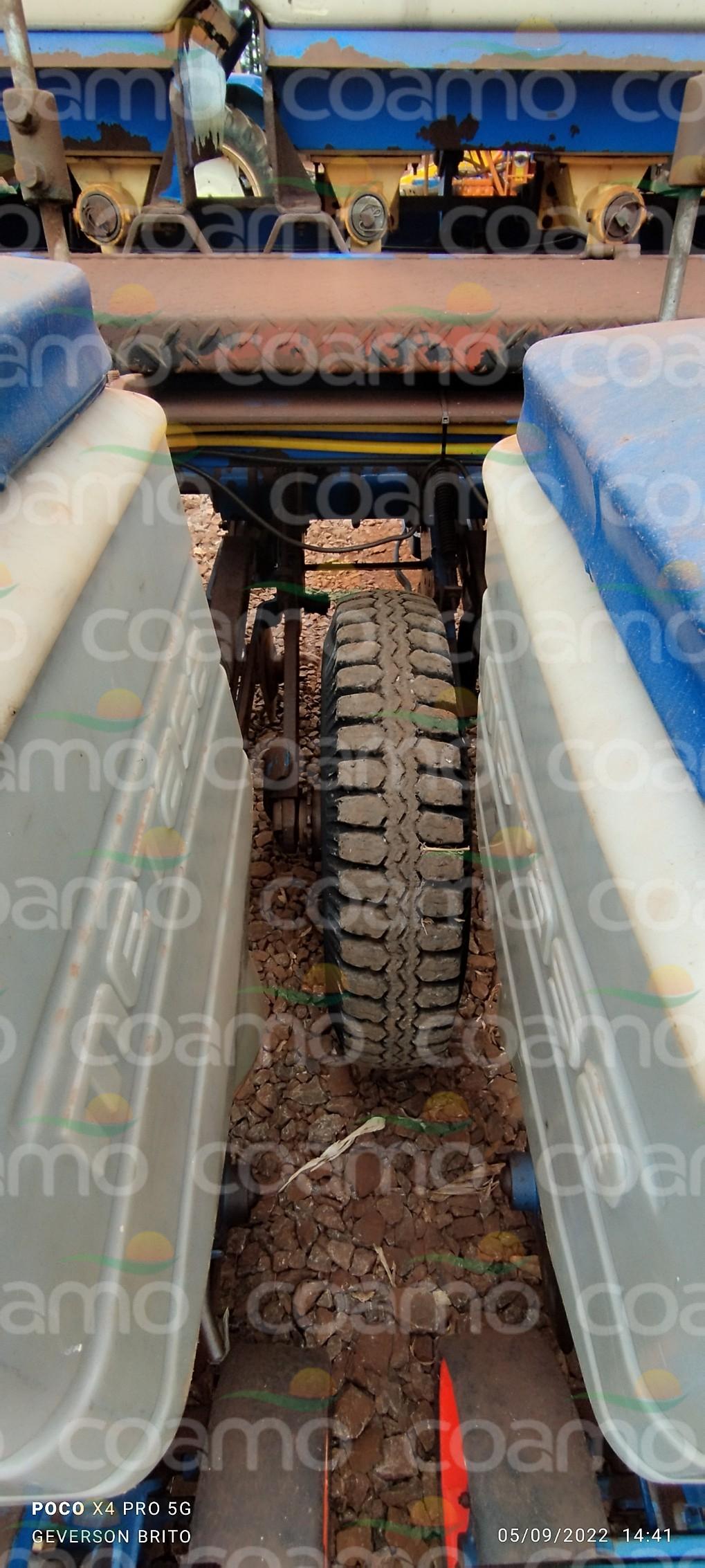 Foto 9 - Plantadeira Metasa PDM ano 2004