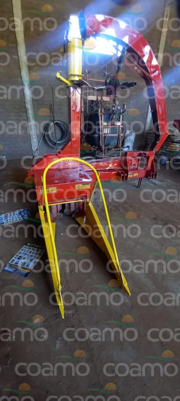 Foto 1 - Colhedora de Forragens MENTA PREMIUM DOBLO ano 2009