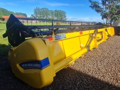 Foto Plataforma de Soja New Holland Superflex