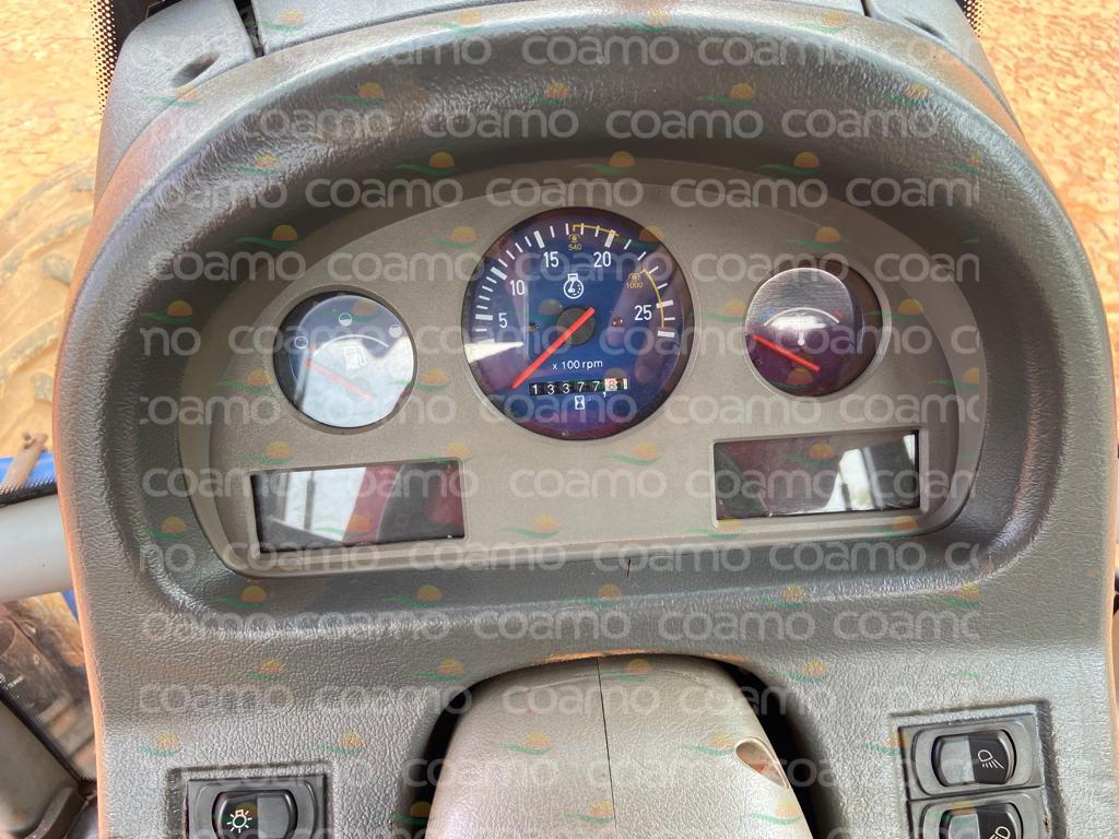 Foto 5 - Trator Valtra BH 180 ano 2010