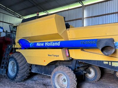 Foto Colheitadeira New Holland TC5090