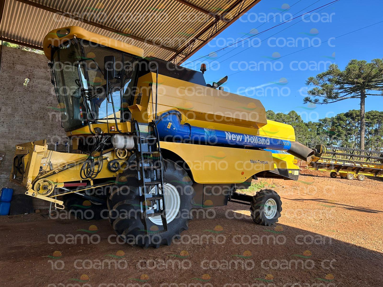 Foto 1 - Colheitadeira New Holland TC 5070 ano 2013