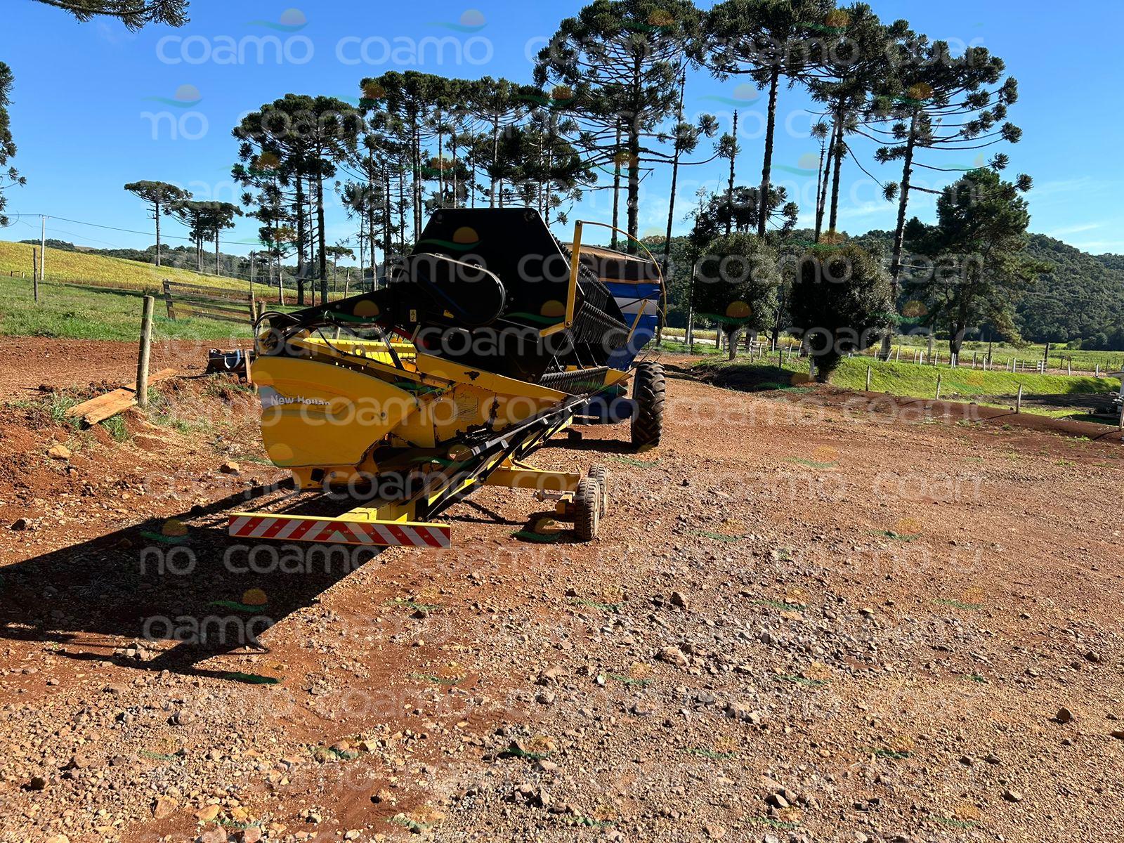 Foto 2 - Colheitadeira New Holland TC 5070 ano 2013