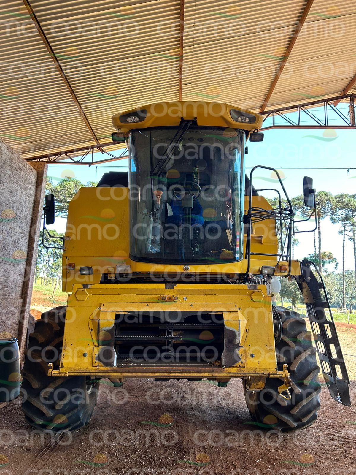 Foto 5 - Colheitadeira New Holland TC 5070 ano 2013