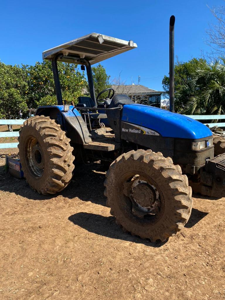 Foto 3 - Trator New Holland TL 75 ano 2003