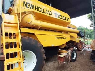 Foto Colheitadeira New Holland TC 57