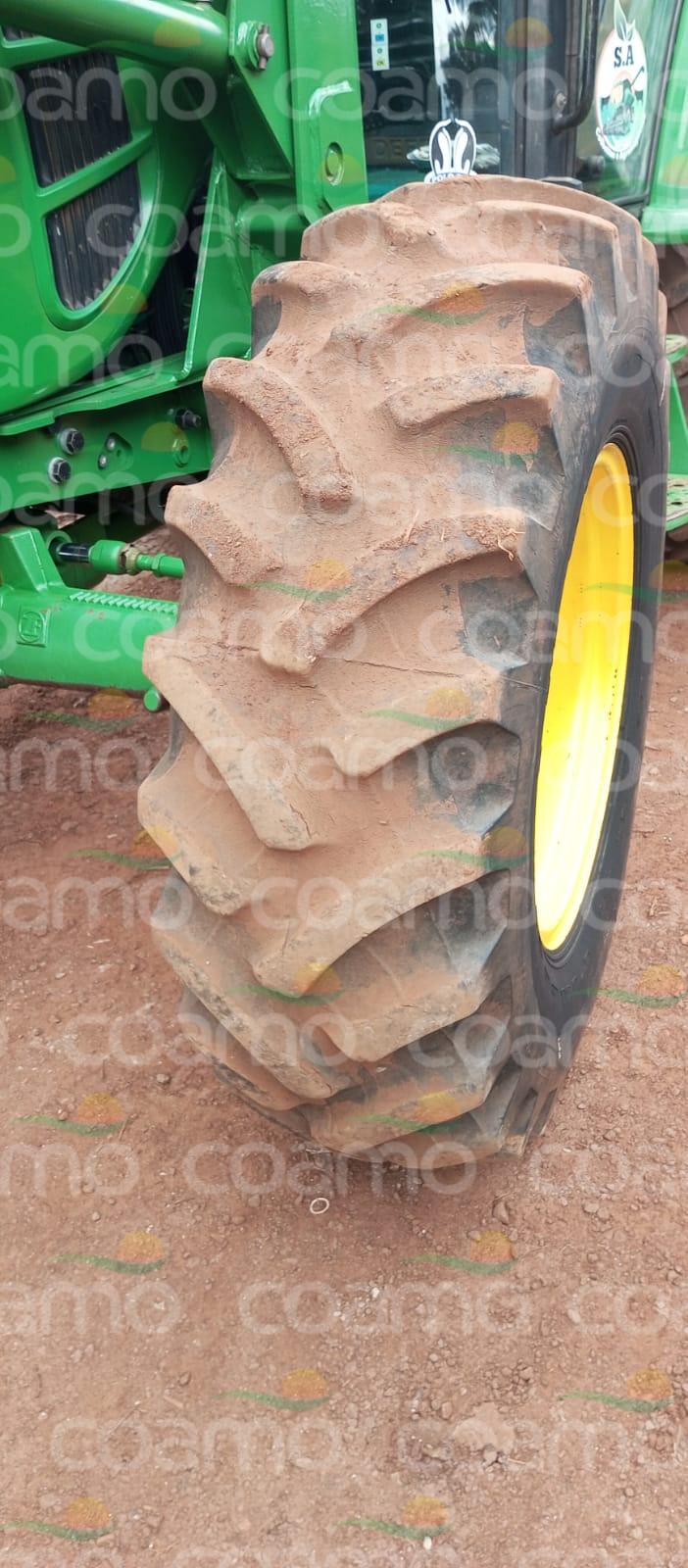 Foto 3 - Trator John Deere 6110 J ano 2012