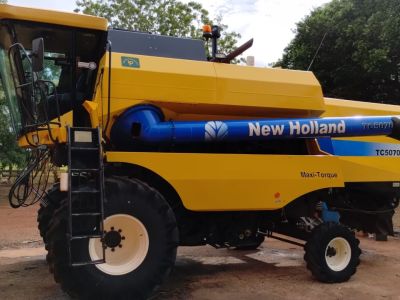 Foto Colheitadeira New Holland TC 5070