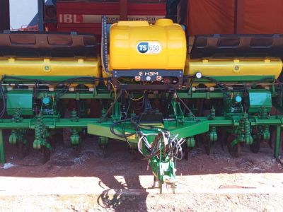 Foto Plantadeira John Deere 1113