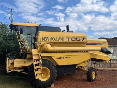 Foto Colheitadeira New Holland TC 57