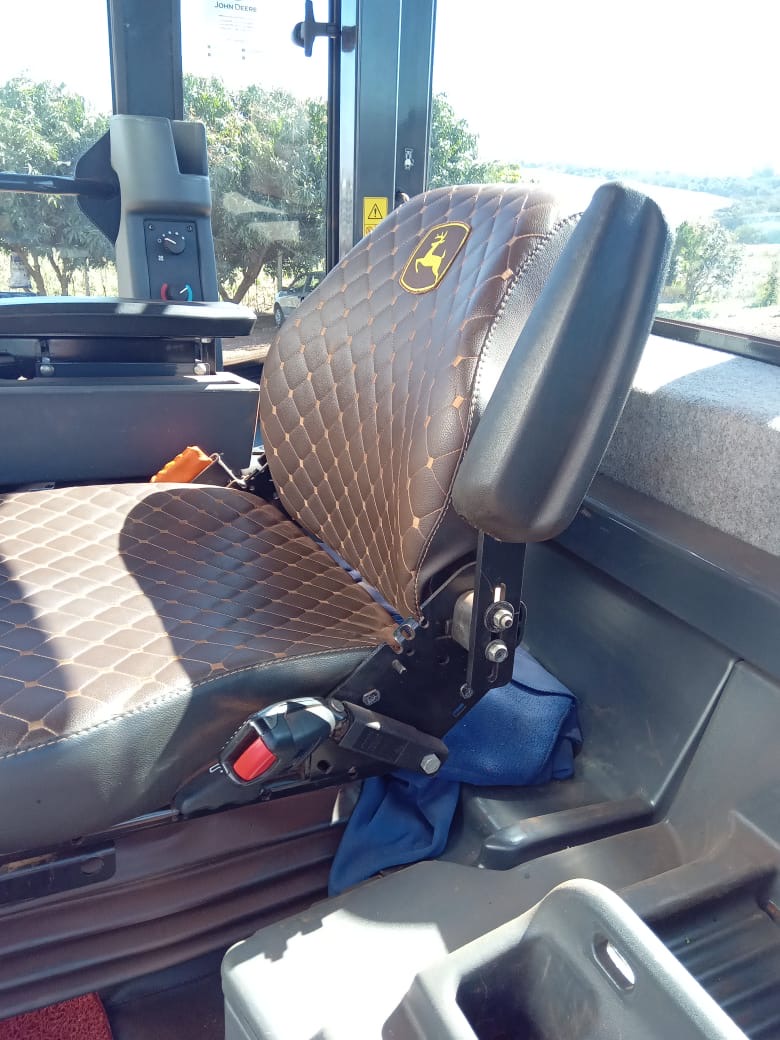 Foto 5 - Pá Carregadeira JOHN DEERE 524 K ano 2022