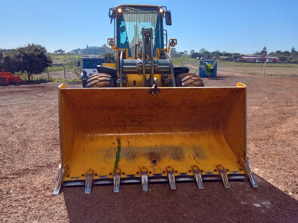 Foto 3 - Pá Carregadeira JOHN DEERE 524 K ano 2022