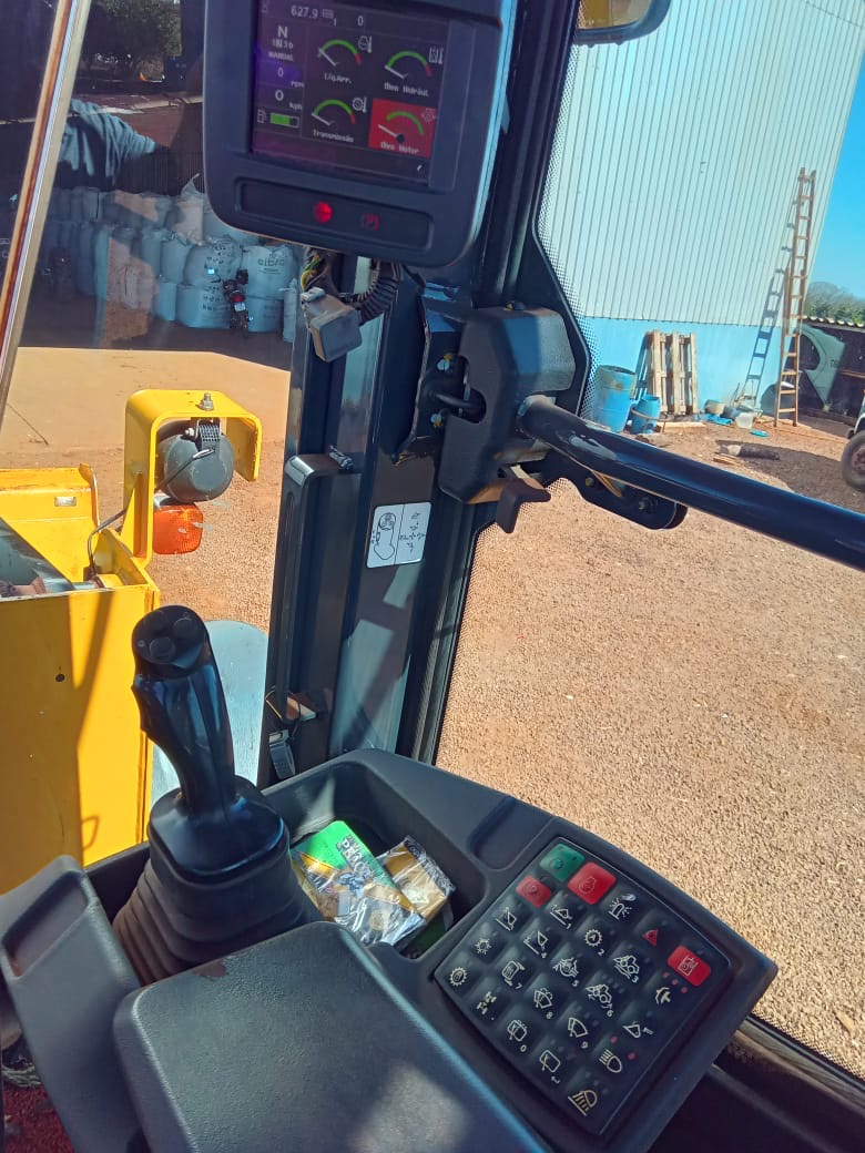 Foto 6 - Pá Carregadeira JOHN DEERE 524 K ano 2022