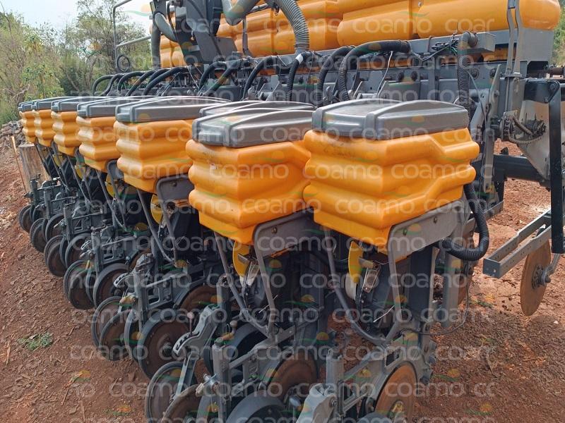 Foto 3 - Plantadeira Valtra BP1307 ano 2016