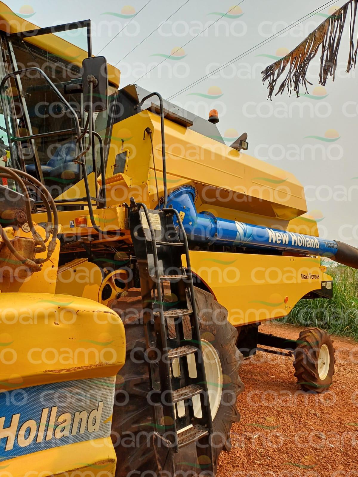 Foto 1 - Colheitadeira New Holland TC 5070 ano 2009
