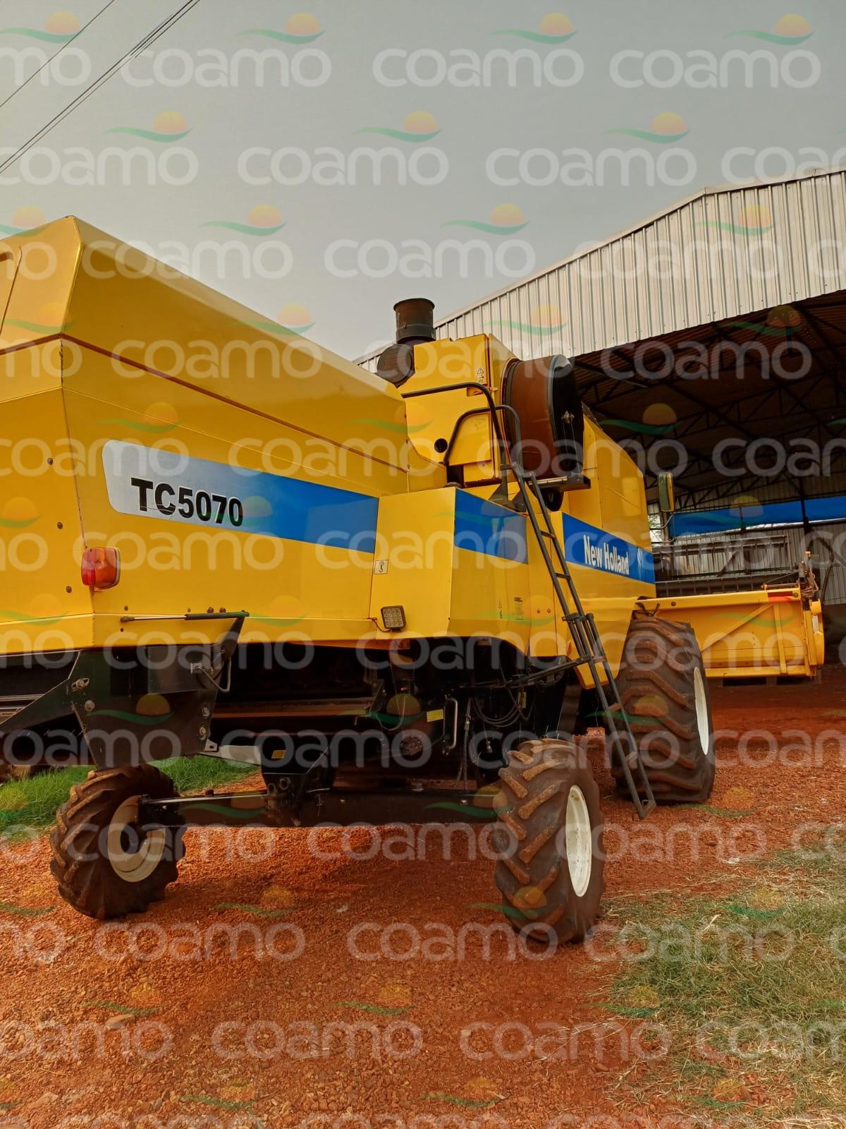 Foto 3 - Colheitadeira New Holland TC 5070 ano 2009