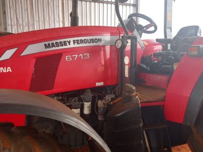 Foto 1 - Trator Massey Ferguson 6713