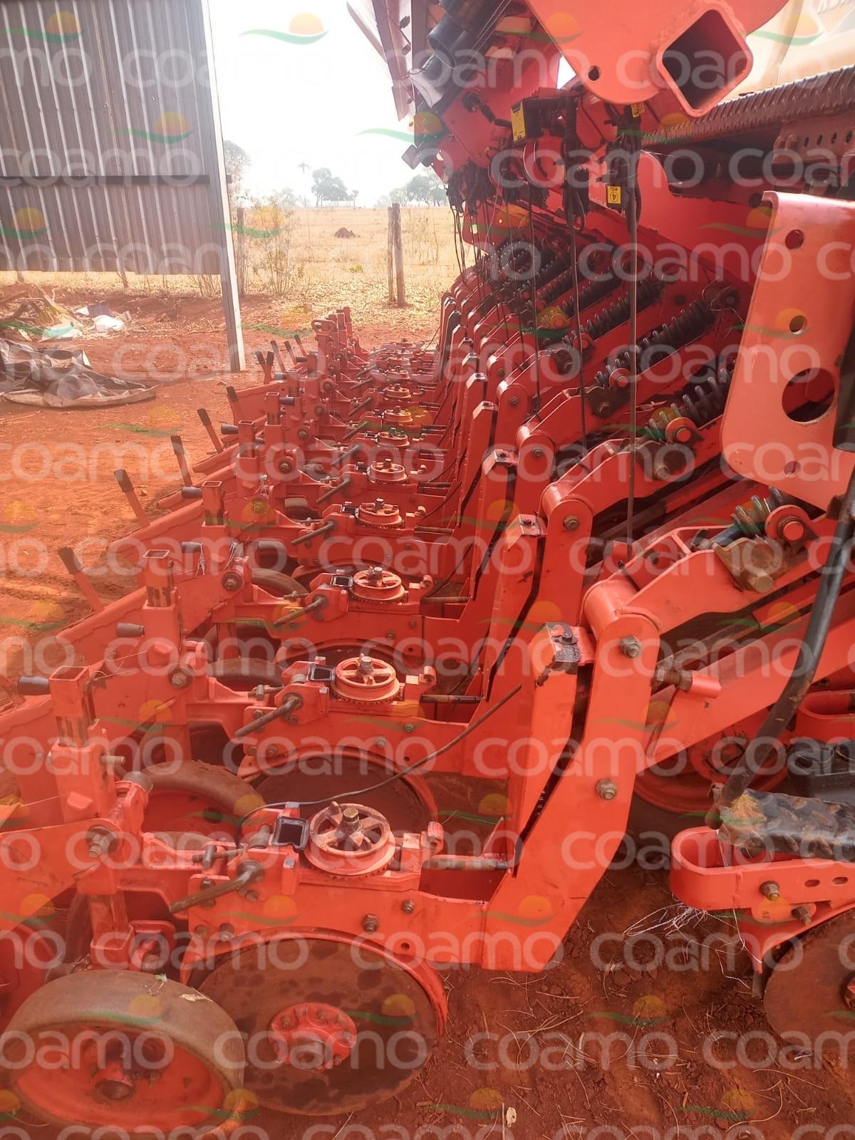 Foto 5 - Trator Massey Ferguson 6713 ano 2019