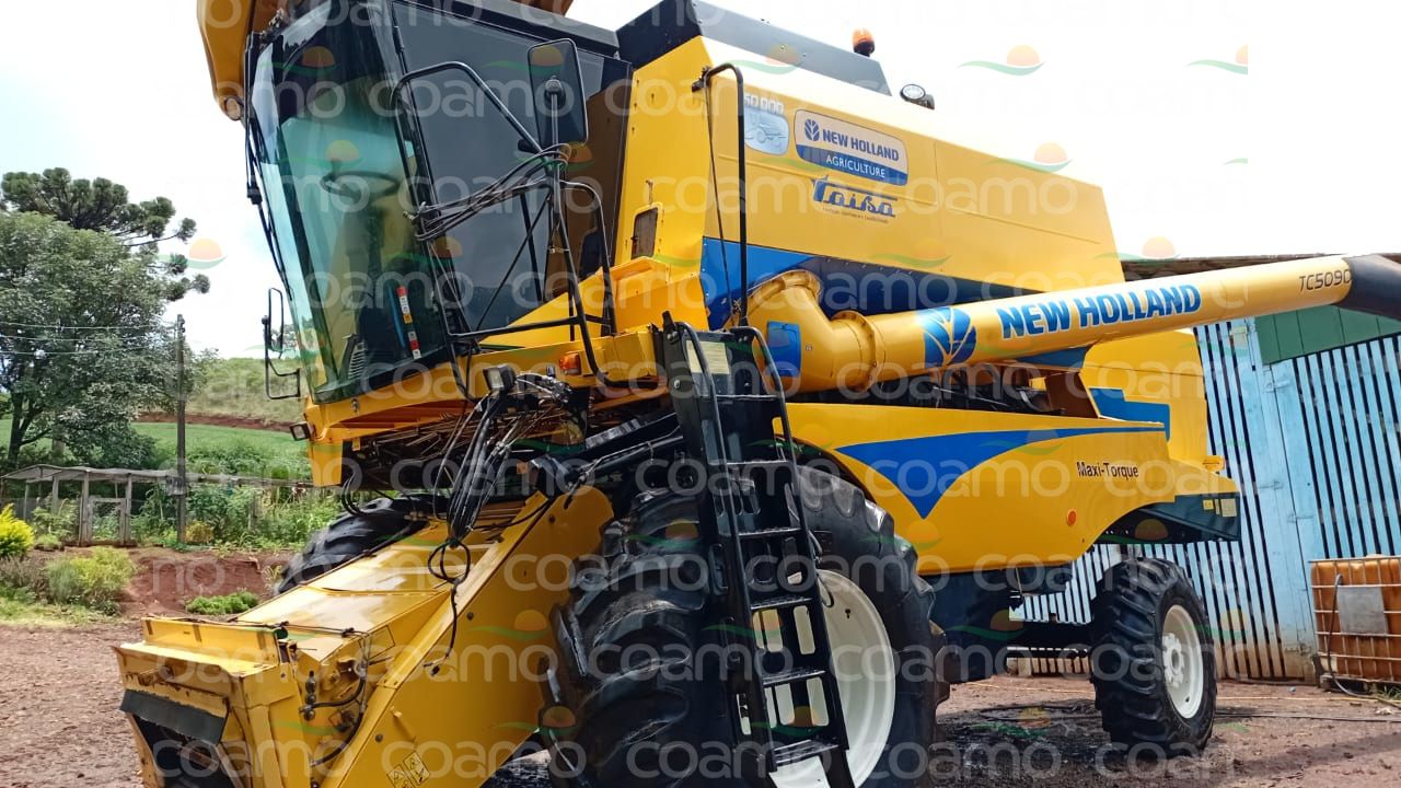 Foto 6 - Colheitadeira New Holland TC5090 ano 2014