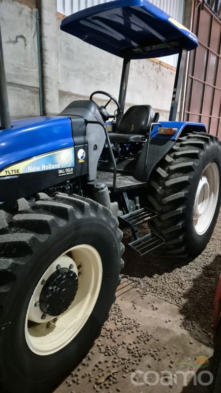 Foto 1 - Trator New Holland TL 75 ano 2009