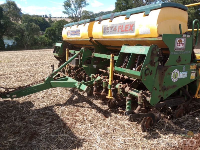 Foto 3 - Plantadeira Tatu PST 4 FLEX ano 2014