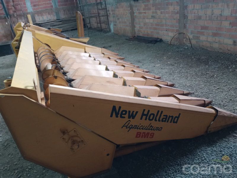 Foto 4 - Plataforma de Milho New Holand BM ano 2000