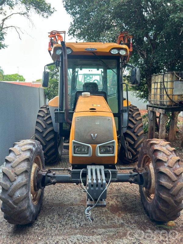 Foto 2 - Trator Valtra A 750 ano 2005