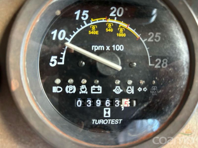 Foto 4 - Trator Valtra A 750 ano 2005