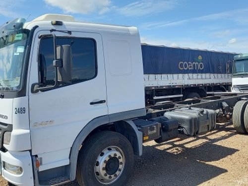 Foto Caminhão Mercedes Bens Atego 2425