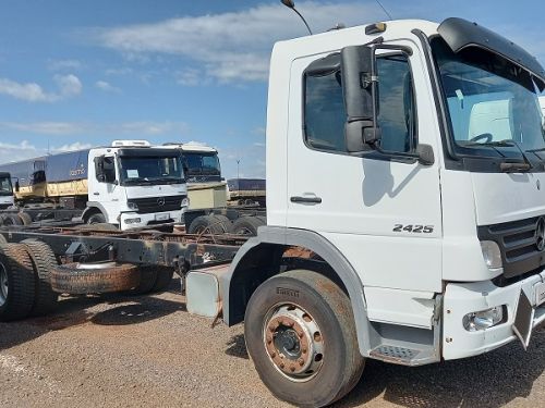Foto Caminhão Mercedes Bens Atego 2425