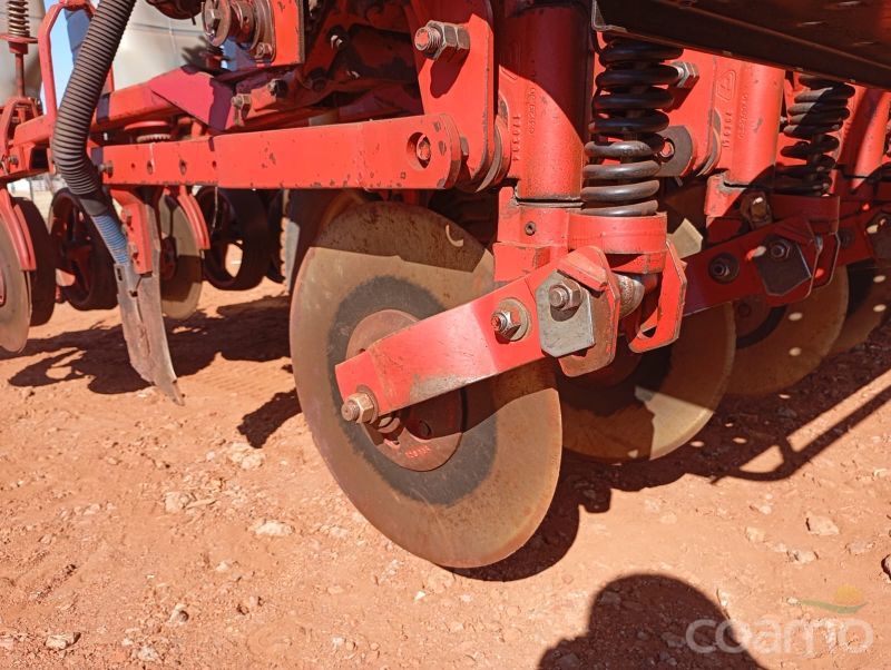 Foto 7 - Plantadeira Semeato PSM 102 ano 2004