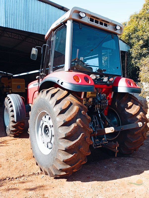 Foto 4 - Trator Massey Ferguson 7140 ano 2015