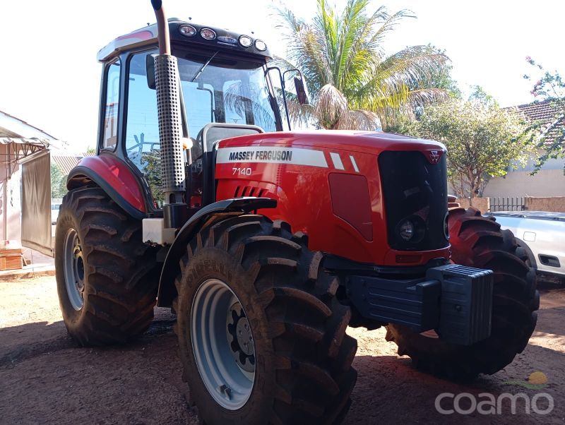 Foto 1 - Trator Massey Ferguson 7140 ano 2015