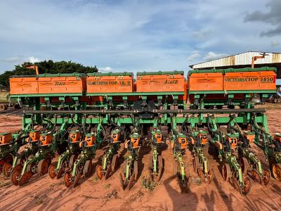 Foto 1 - Plantadeira Stara Victória