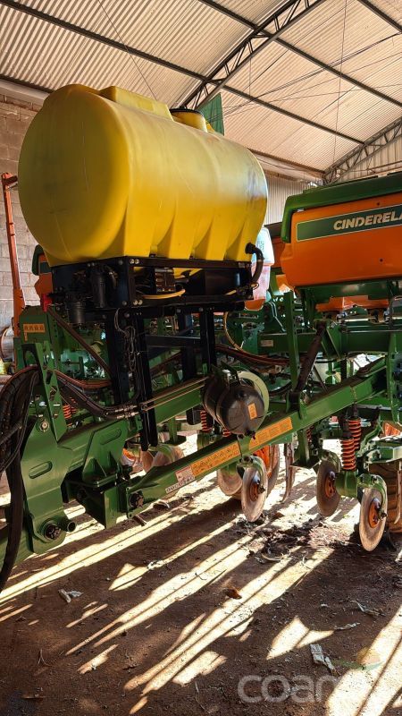 Foto 4 - Plantadeira Stara Cinderela ano 2022