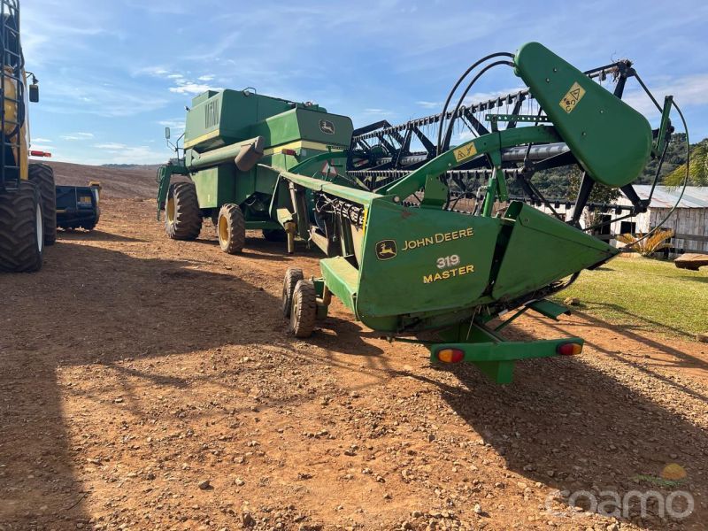 Foto 2 - Colheitadeira John Deere 1175 ano 2011