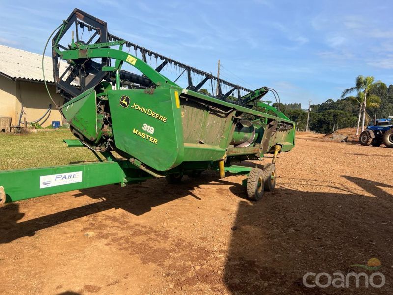 Foto 3 - Colheitadeira John Deere 1175 ano 2011