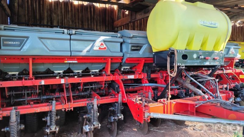 Foto 2 - Plantadeira Semeato Sol Tower ano 2013