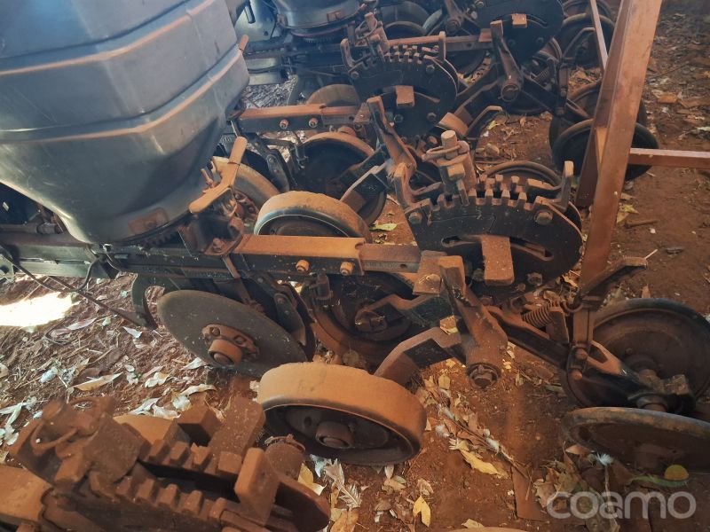 Foto 4 - Plantadeira Semeato Sol Tower ano 2013