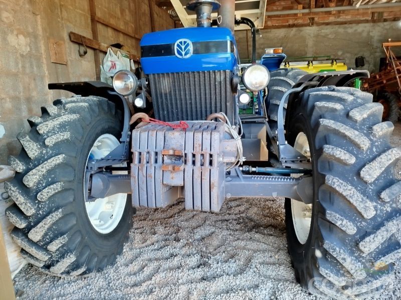 Foto 4 - Trator FORD 7630 ano 2001