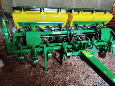 Foto Plantadeira John Deere 1109