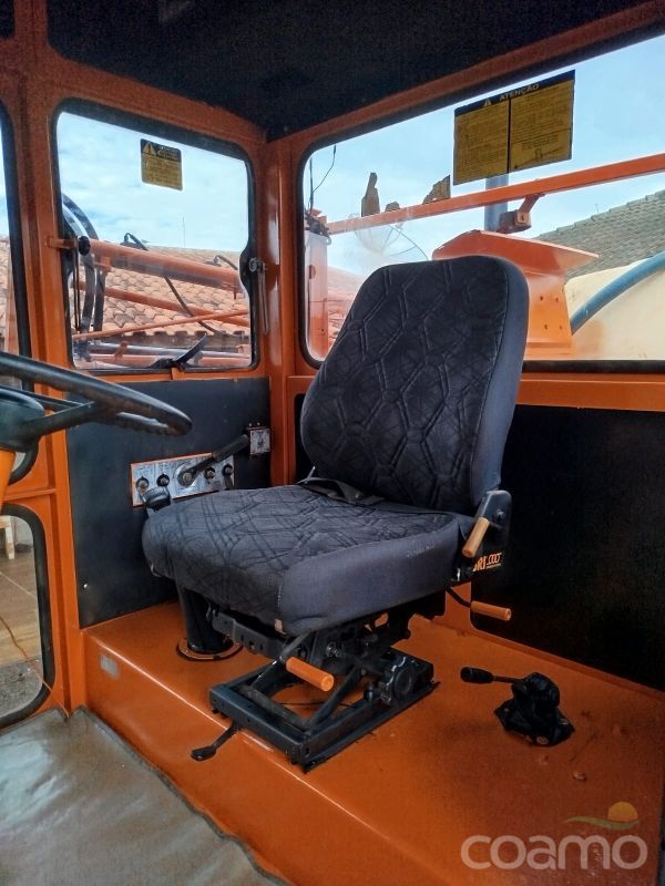 Foto 8 - Pulverizador Autopropelido Jacto UNIPORT 2000 ano 2004