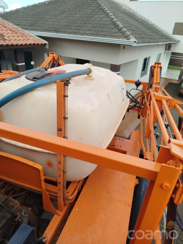 Foto 4 - Pulverizador Autopropelido Jacto UNIPORT 2000 ano 2004