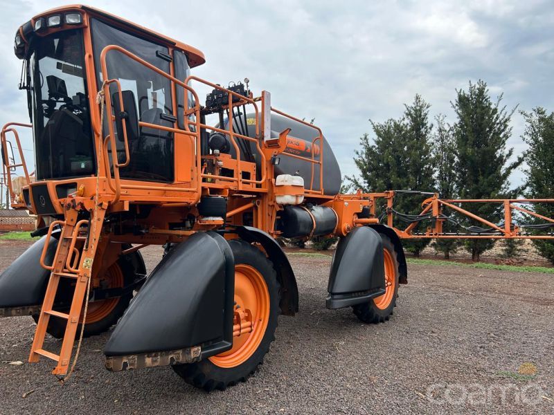 Foto 2 - Pulverizador Autopropelido Jacto UNIPORT 2500 STAR ano 2011