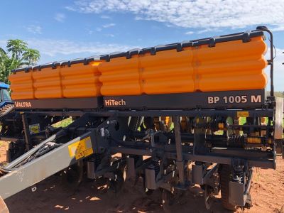 Foto Plantadeira Valtra BP1005M HITECH
