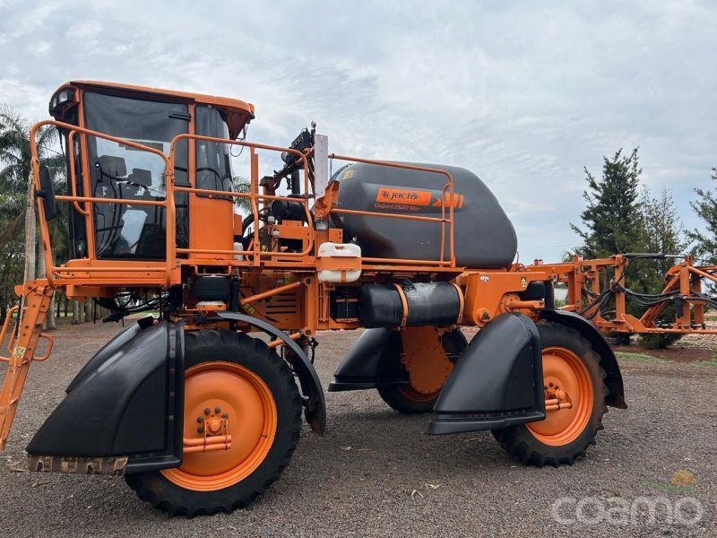 Foto 9 - Pulverizador Autopropelido Jacto UNIPORT 2500 STAR ano 2011