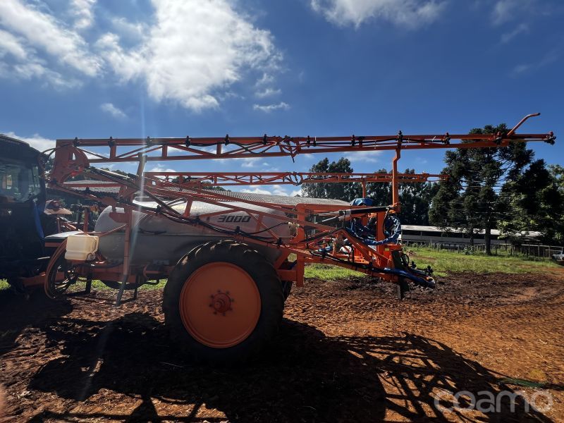 Foto 3 - Pulverizador Jacto Columbia AD 18 ano 2000