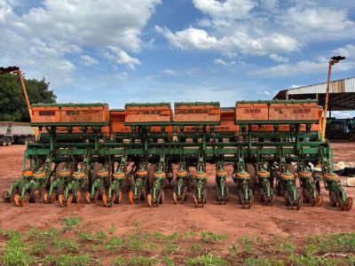 Foto 1 - Plantadeira Stara Victória