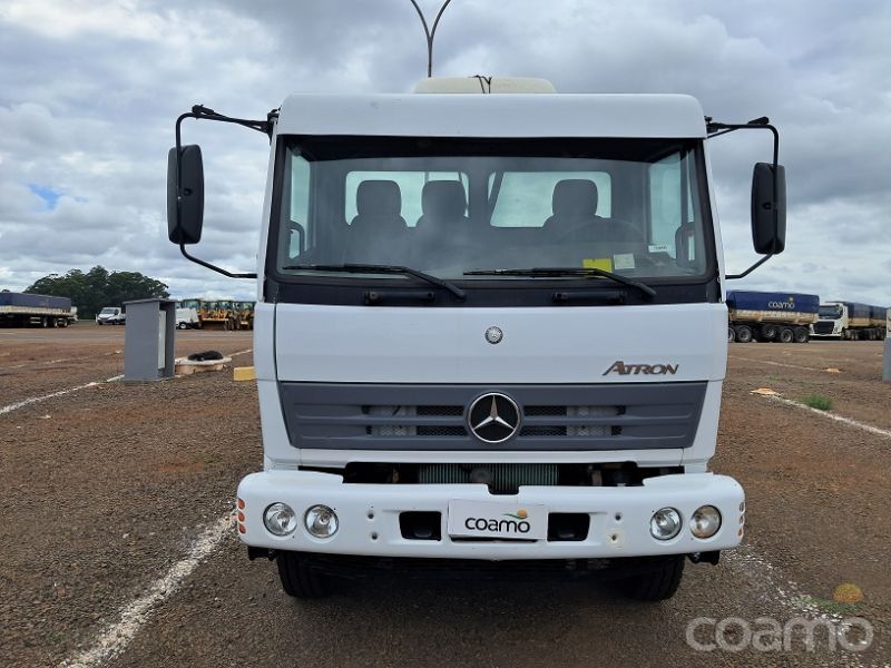 Foto 3 - Caminhão Mercedes Bens Atron 2729 6x4 ano 2013/2013