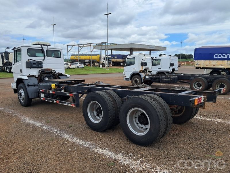 Foto 4 - Caminhão Mercedes Bens Atron 2729 6x4 ano 2013/2013